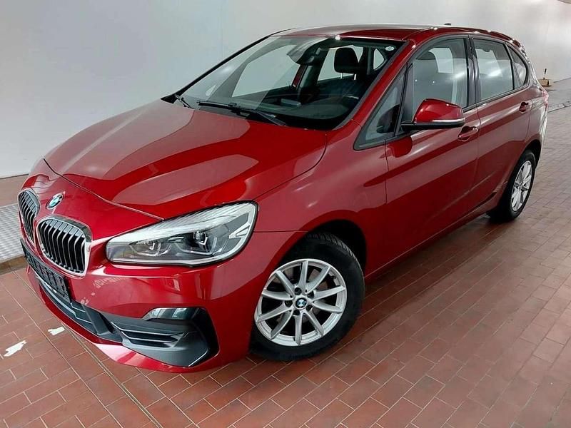 Flamencorot brillanteffekt Gebraucht 2019 BMW 220 Van / Kleinbus | 19.980 € (Superpreis) - Bild 1/4