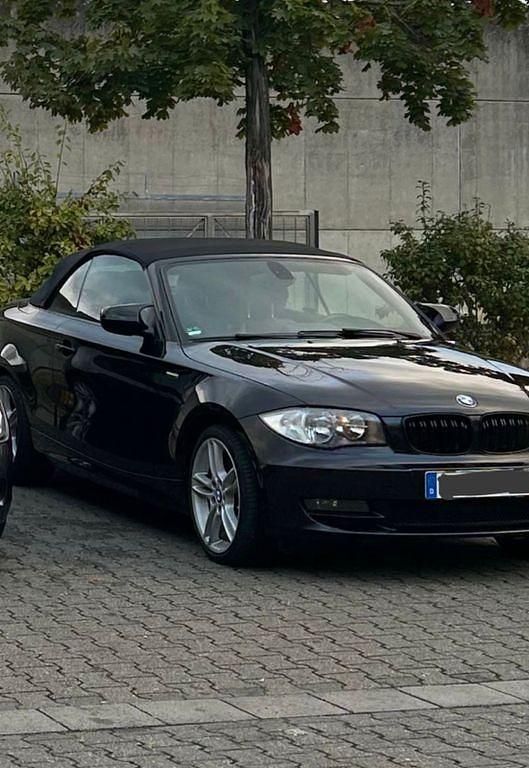 Schwarz Gebraucht 2011 BMW 120 Cabriolet M Sport Cabrio | 7.600 € (Guter Preis) - Bild 1/4