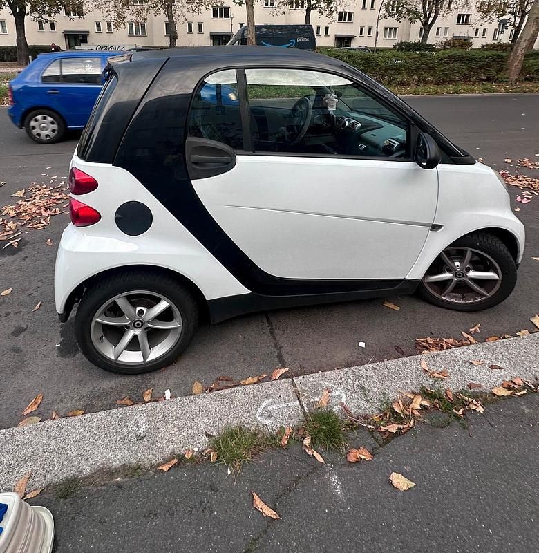 Weiß Gebraucht 2008 Smart ForTwo Coupé Coupé | 3.700 € - Bild 1/4