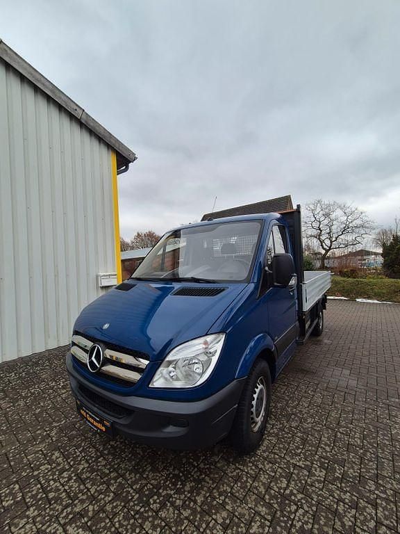 Blau Gebraucht 2011 Mercedes Sprinter Van | 10.499 € (Guter Preis) - Bild 1/4