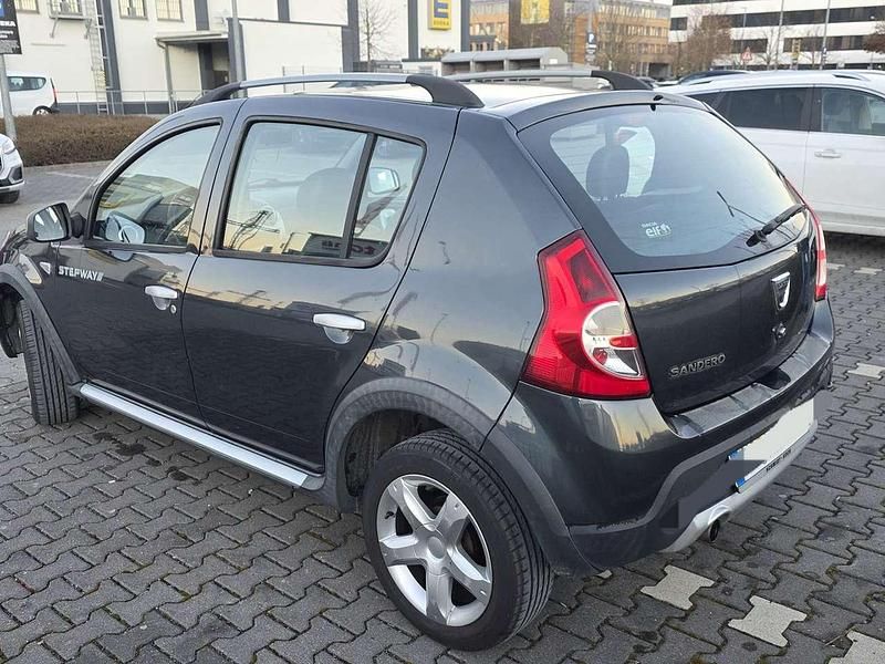 Gebraucht Dacia Sandero Lauréate 75 PS (55 kW) 2012 Limousine