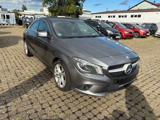 Grau Gebraucht 2013 Mercedes CLA200 Limousine | 8.999 € - Bild 1/4