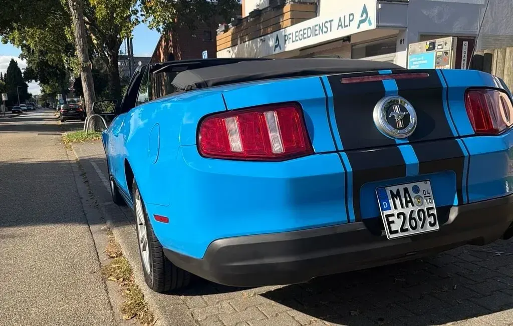 Gebraucht Ford Mustang 213 PS (156 kW) 2009 Blau Cabrio