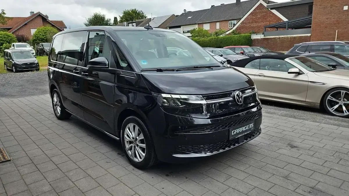 Gebraucht VW T7 R 150 PS (110 kW) 2024 Deep black Van
