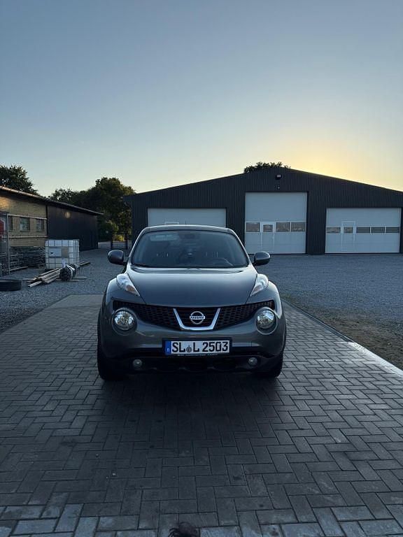 Grau Gebraucht 2011 Nissan Juke Tekna SUV | 8.000 € (Teuer) - Bild 1/4
