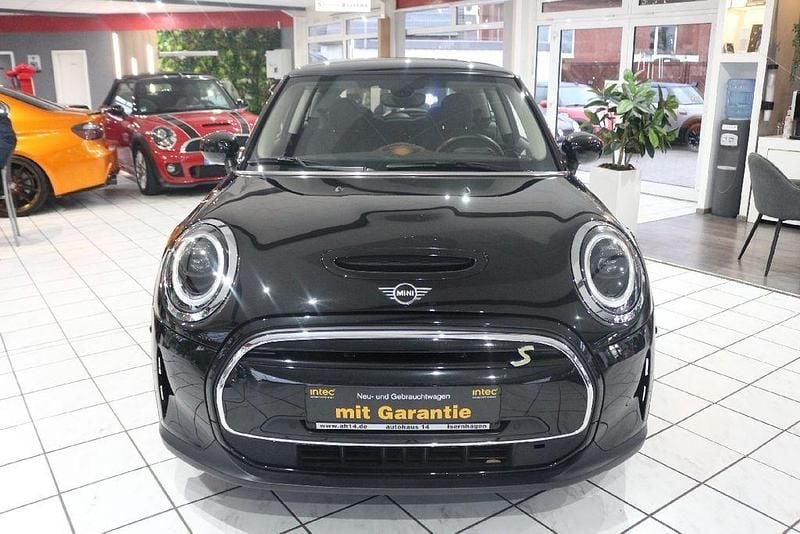 Gebraucht Mini Cooper S 135 kW (184 PS) 2022 Midnight black metallic Kleinwagen