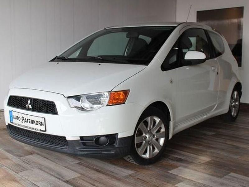 Gebraucht Mitsubishi Colt Motion 75 PS (55 kW) 2012 Weiß Kleinwagen