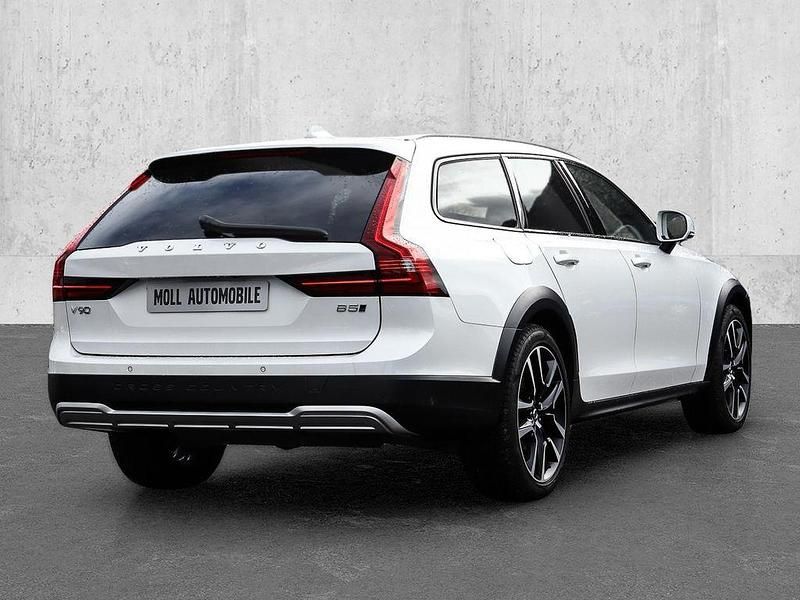 Gebraucht Volvo V90 CC Ultimate 250 PS (183 kW) 2024 Weiss Kombi