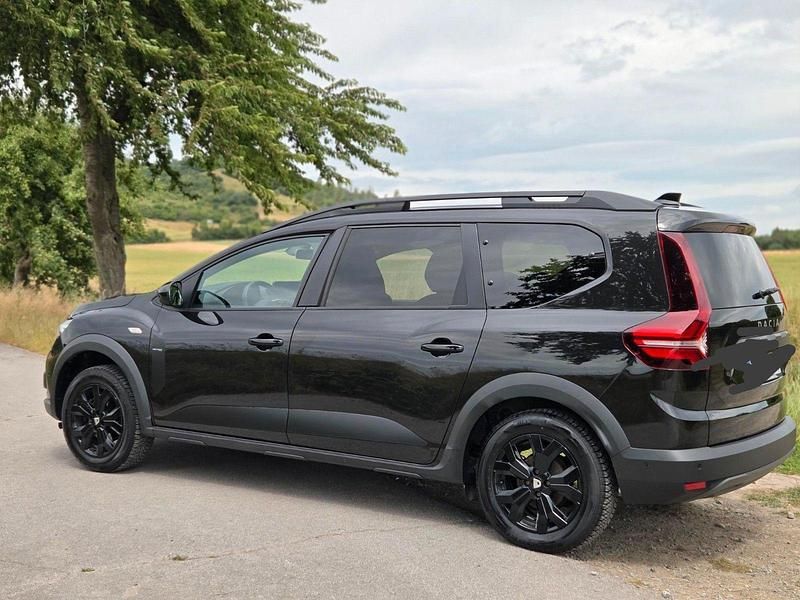 Schwarz Gebraucht 2022 Dacia Jogger Extreme Van / Kleinbus | 15.950 € (Fairer Preis) - Bild 1/4