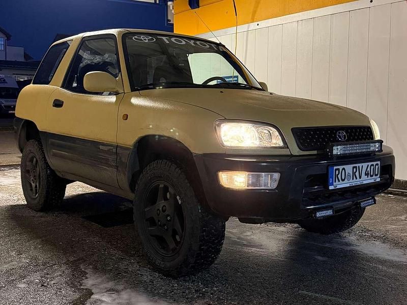 Gebraucht Toyota RAV4 Cool 128 PS (94 kW) 2000 Gold SUV