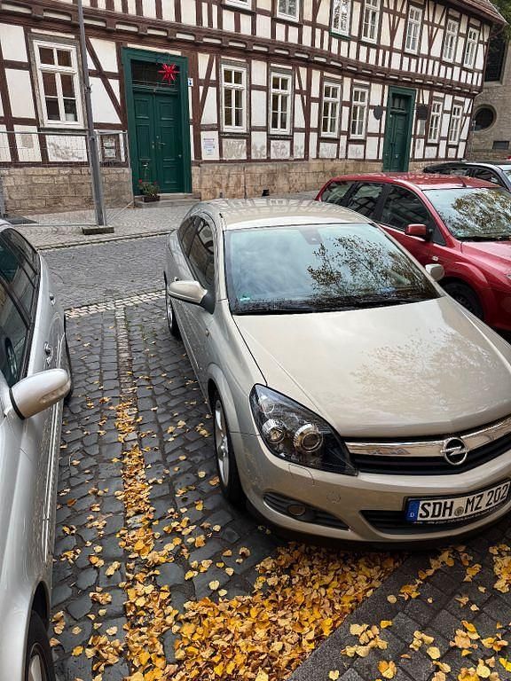 Beige Gebraucht 2006 Opel Astra GTC Limousine | 3.500 € (Fairer Preis) - Bild 1/4