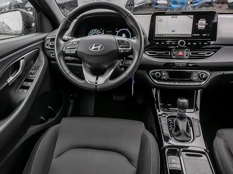 Gebraucht Hyundai i30 Advantage 101 PS (74 kW) 2025 Abyss black (schwarz) Kombi