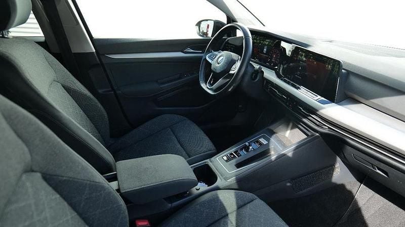 Gebraucht VW Golf VIII Life 110 PS (80 kW) 2022 Schwarz Limousine