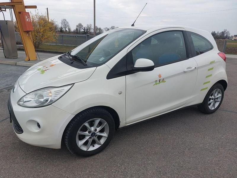 Gebraucht Ford Ka Trend 69 PS (50 kW) 2010 Crystalweiß Kleinwagen