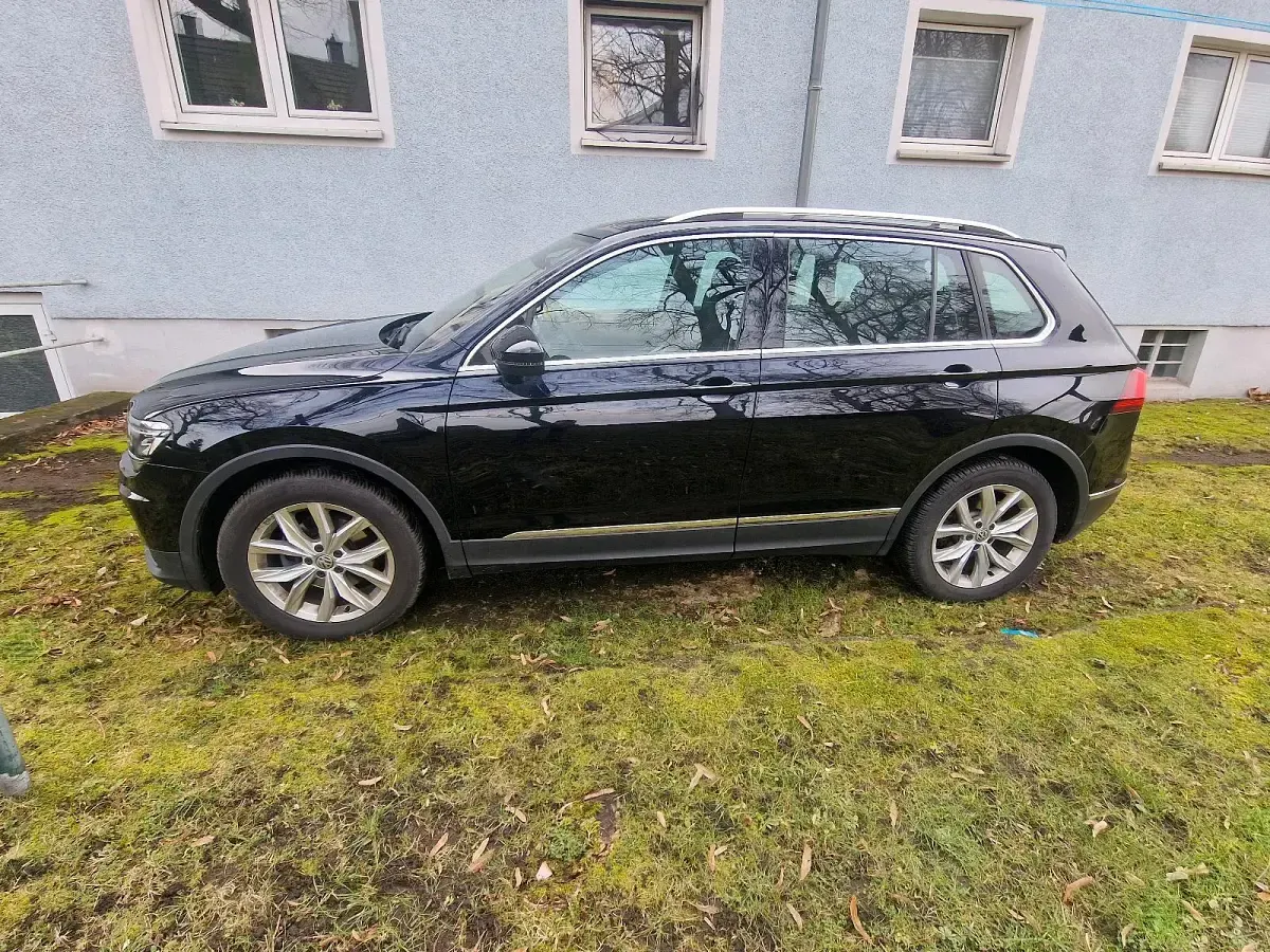 Gebraucht VW Tiguan 150 PS (110 kW) 2020 Schwarz SUV