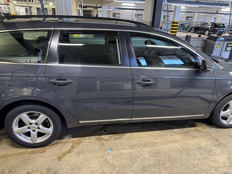 Gebraucht VW Passat Comfortline 140 PS (102 kW) 2012 Grau Kombi