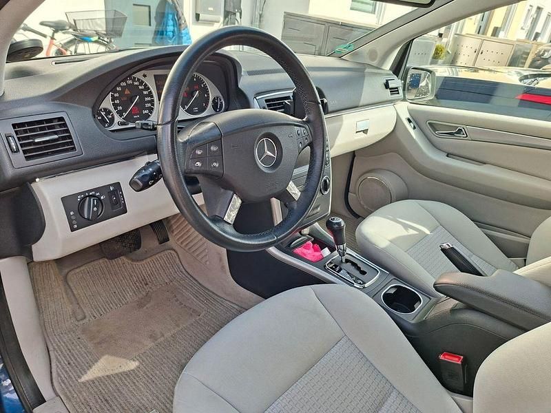 Gebraucht Mercedes B170 116 PS (85 kW) 2008 Blau Van / Kleinbus