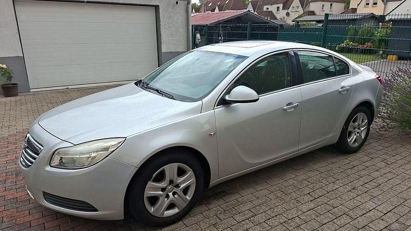 Silber Gebraucht 2010 Opel Insignia Edition Limousine | 2.500 € (Superpreis) - Bild 1/3