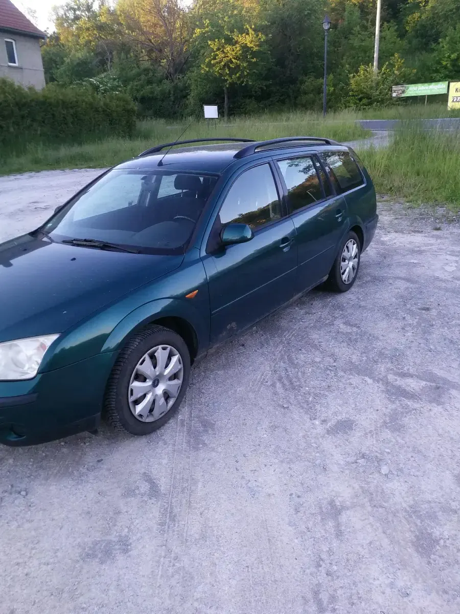 Gebraucht Ford Mondeo 125 PS (91 kW) 2001 Grün Kombi