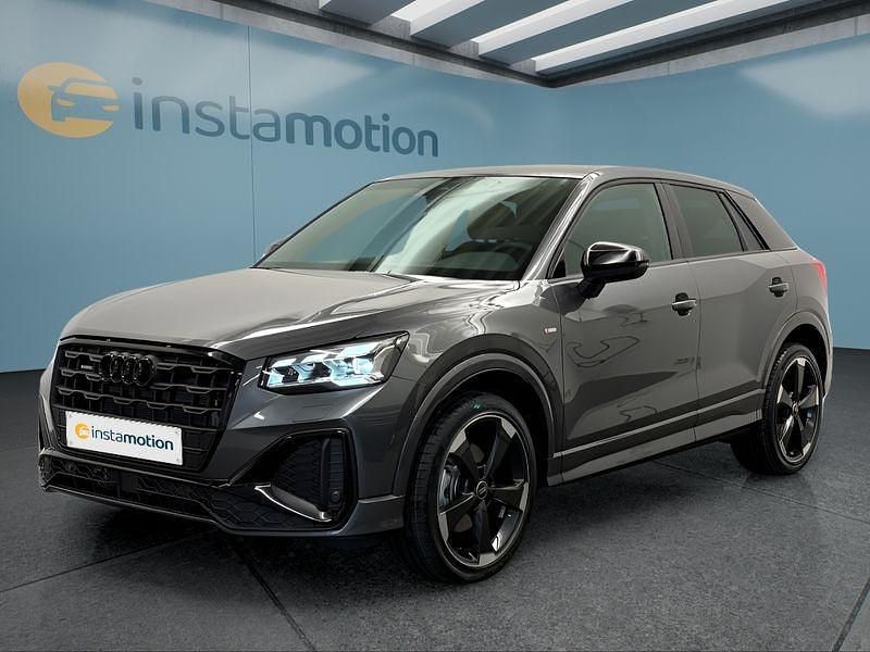 Grau Neu 2025 Audi Q2 SUV | 47.099 € (Teuer) - Bild 1/4