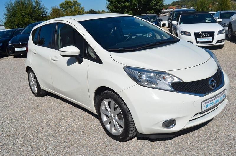 Weiß Gebraucht 2016 Nissan Note Tekna Van / Kleinbus | 7.700 € (Fairer Preis) - Bild 1/4