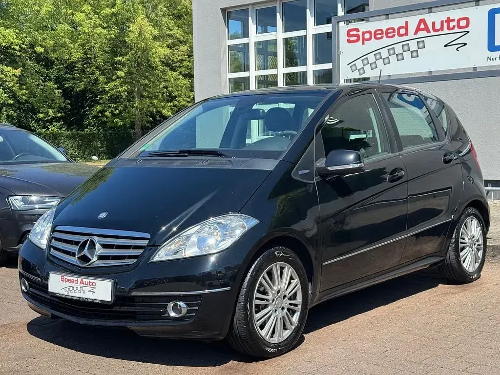 Gebraucht Mercedes A180 Elegance 116 PS (85 kW) 2012 Schwarz Kleinwagen