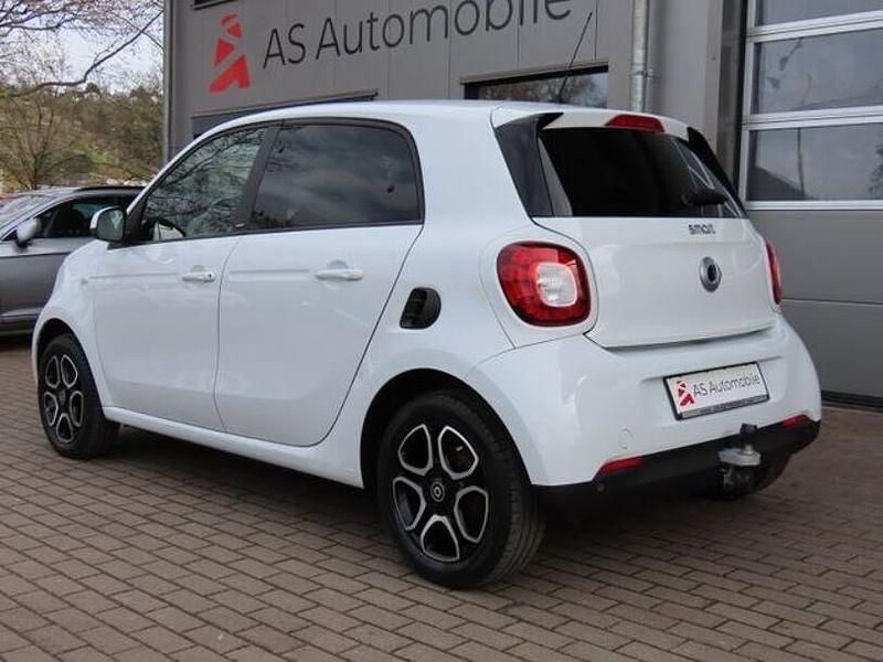 Gebraucht Smart ForFour Basis 71 PS (52 kW) 2016 Weiss Kleinwagen