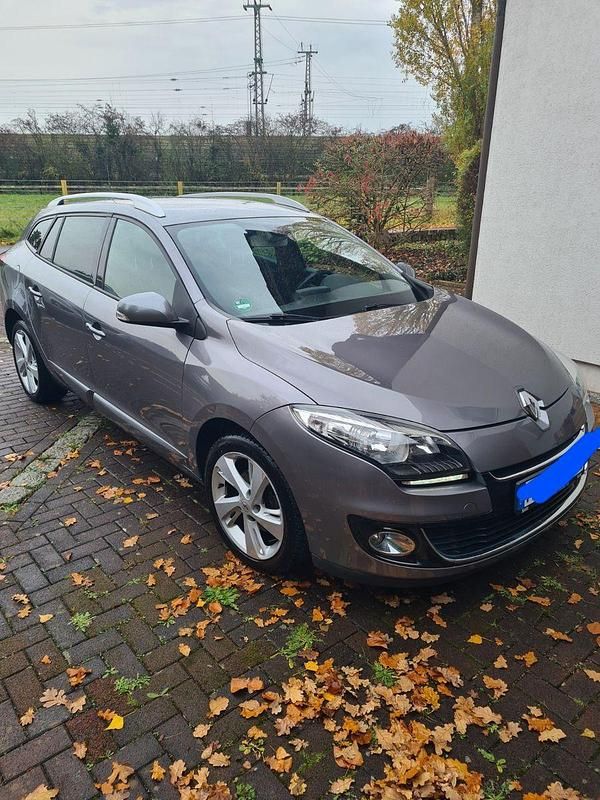 Grau Gebraucht 2013 Renault Mégane GrandTour Kombi | 5.999 € (Fairer Preis) - Bild 1/4