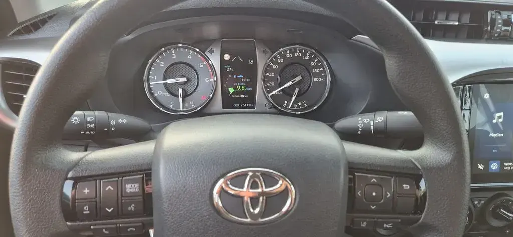 Gebraucht Toyota HiLux 204 PS (150 kW) 2025 Weiß Pickup