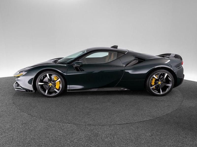 Gebraucht Ferrari SF90 999 PS (734 kW) 2023 Verde british green Coupé