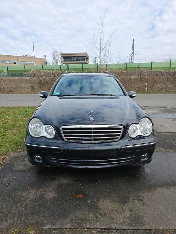 Gebraucht Mercedes C220 150 PS (110 kW) 2006 Blau Kombi