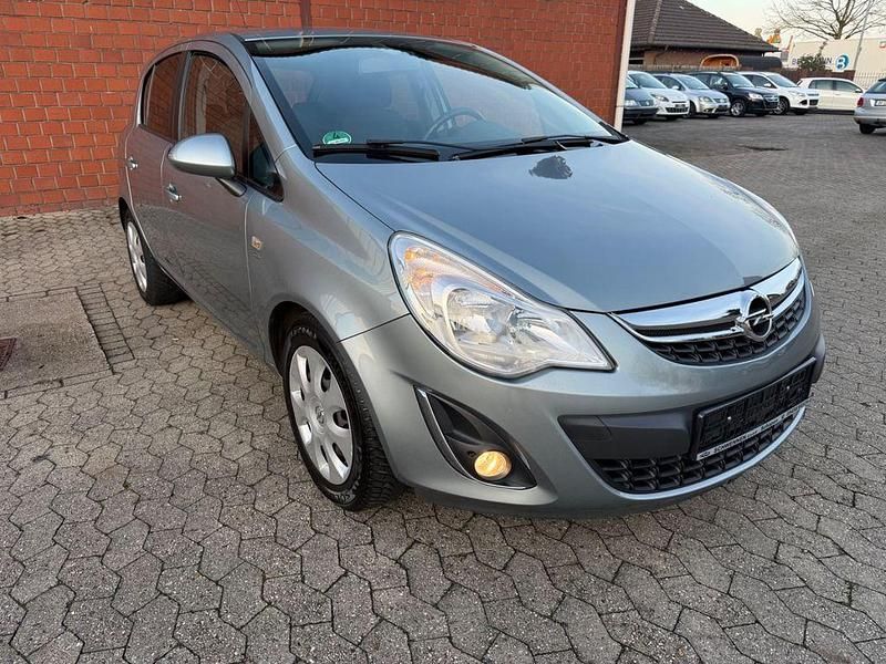 Gebraucht Opel Corsa Satellite 101 PS (74 kW) 2011 Silber Limousine