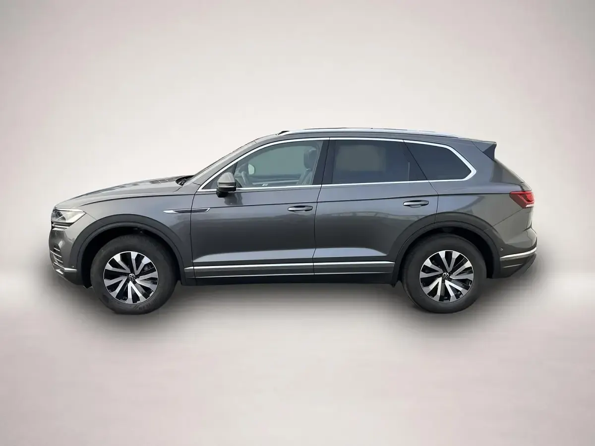 Gebraucht VW Touareg Elegance 286 PS (210 kW) 2022 Manufacturer SUV