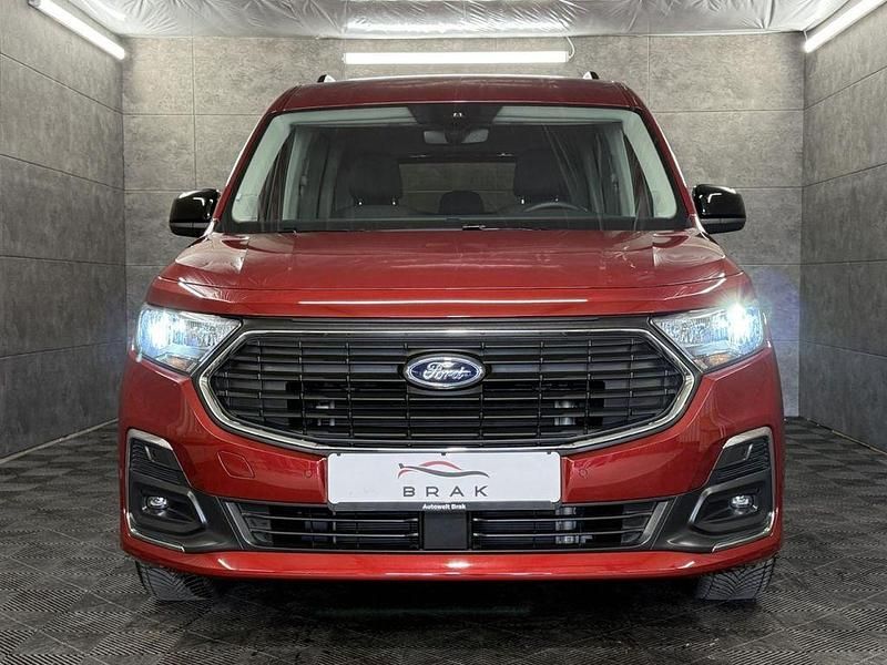 Gebraucht Ford Tourneo Titanium 114 PS (83 kW) 2024 Rot Limousine