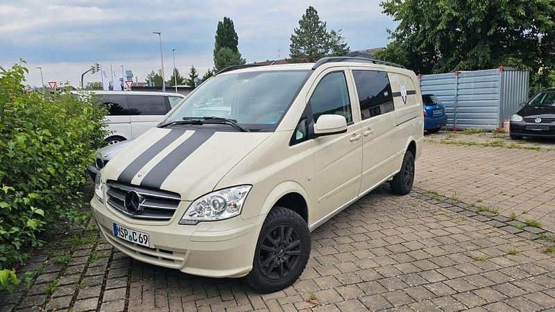 Beige Gebraucht 2011 Mercedes Vito Van / Kleinbus | 21.500 € - Bild 1/4