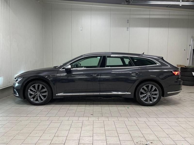 Gebraucht VW Arteon Elegance 193 PS (141 kW) 2024 Mangangrau metallic (metallic) Coupé