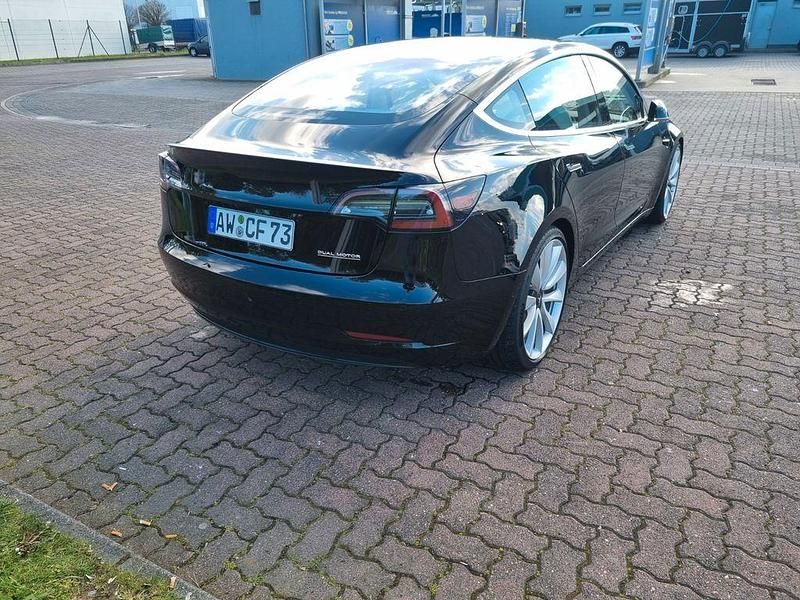 Schwarz Gebraucht 2019 Tesla Model 3 Performance Limousine | 22.000 € (Guter Preis) - Bild 1/4