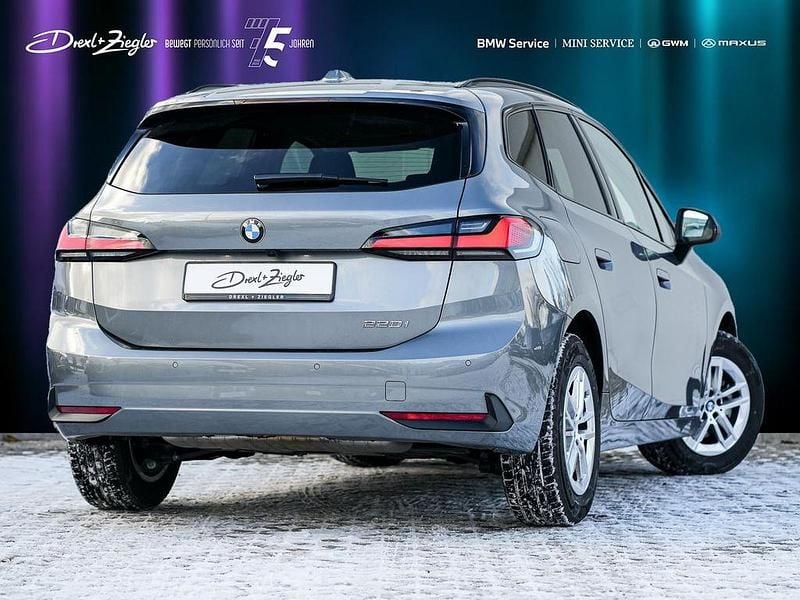 Gebraucht BMW 220 Active Tourer Luxury Line 170 PS (125 kW) 2025 Skyscraper grey metallic Van / Kleinbus