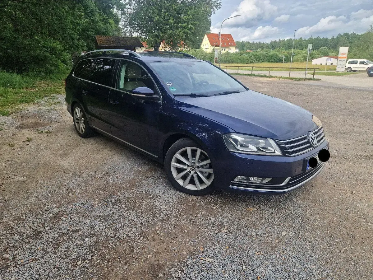 Gebraucht VW Passat Highline 140 PS (102 kW) 2013 Blau Kombi