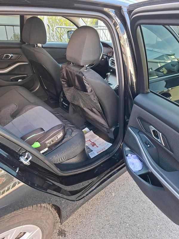 Gebraucht BMW 318 150 PS (110 kW) 2022 Schwarz Kombi
