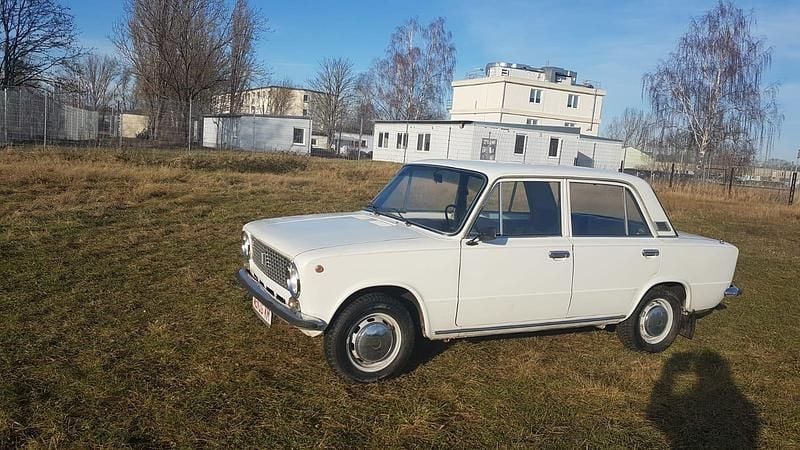 Gebraucht Lada 2107 60 PS (44 kW) 1984 Weiß Limousine