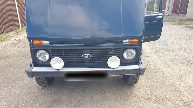 Gebraucht Lada niva 82 PS (60 kW) 2012 Grün SUV