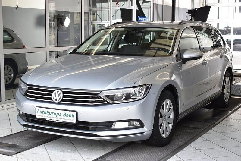 Gebraucht VW Passat 150 PS (110 kW) 2015 Silber Kombi