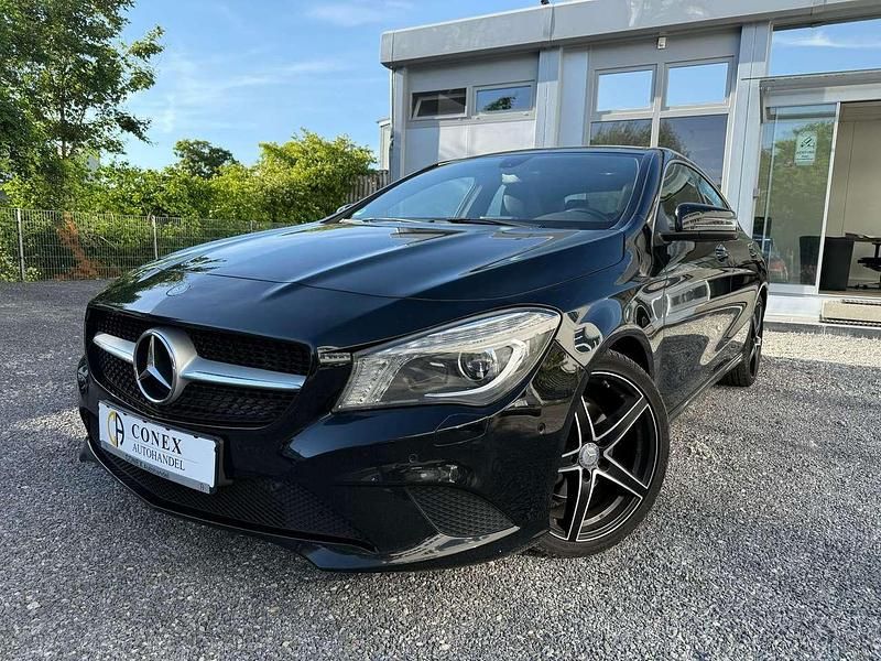 Kosmosschwarz metalliclack Gebraucht 2014 Mercedes CLA220 Limousine | 16.690 € (Fairer Preis) - Bild 1/4