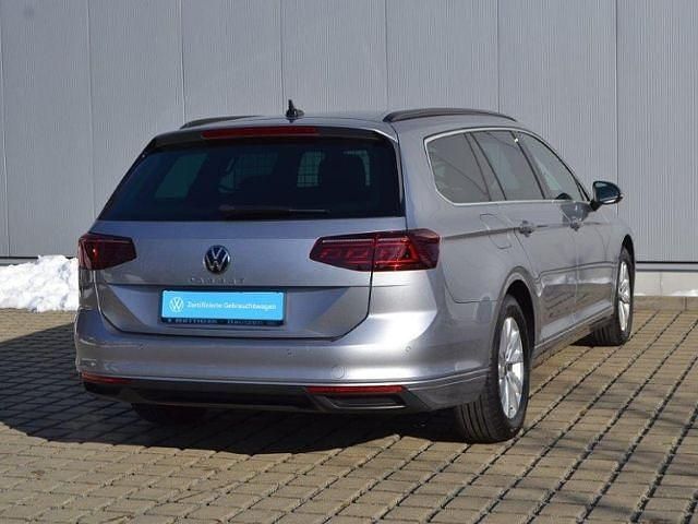 Gebraucht VW Passat Business 150 PS (110 kW) 2023 Pyritsilber metallic (metallic) Kombi