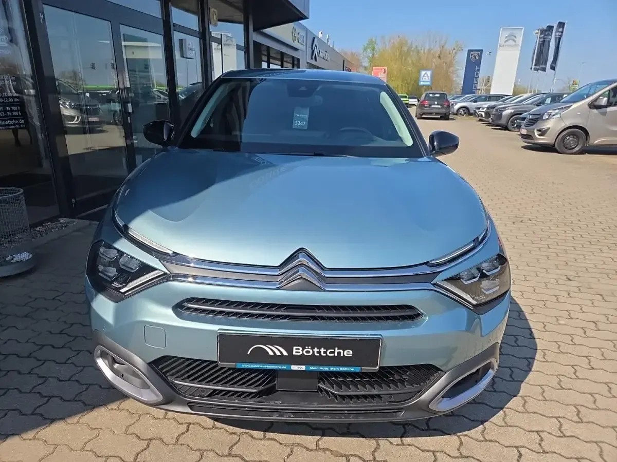 Gebraucht Citroën C4 PureTech 131 PS (96 kW) 2024 Lackierung olbia blau/typ aussenverkleidung metalliclackierung SUV