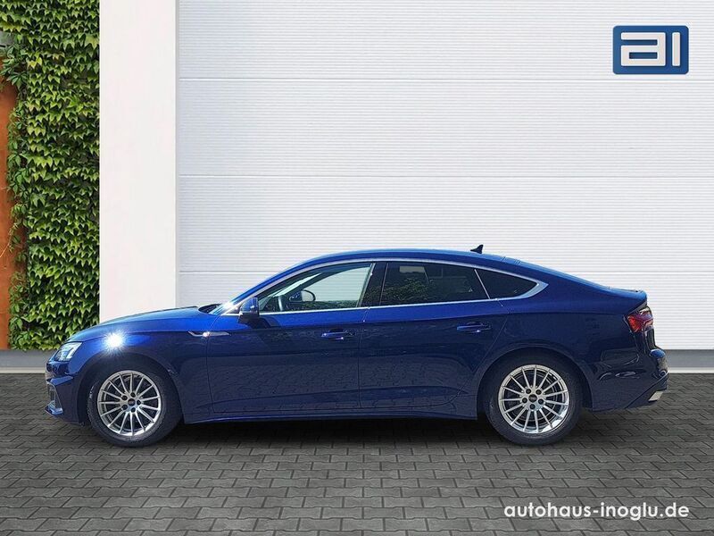 Gebraucht Audi A5 Sportback 163 PS (119 kW) 2023 Navarrablau metallic Kleinwagen