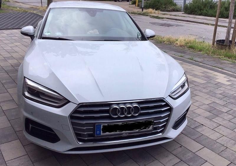 Weiß Gebraucht 2019 Audi A5 Sportback Sport Limousine | 22.990 € (Superpreis) - Bild 1/4