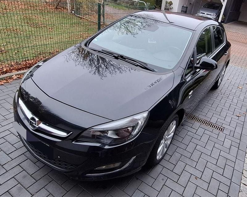 Schwarz Gebraucht 2013 Opel Astra Active Limousine | 5.000 € (Guter Preis) - Bild 1/4