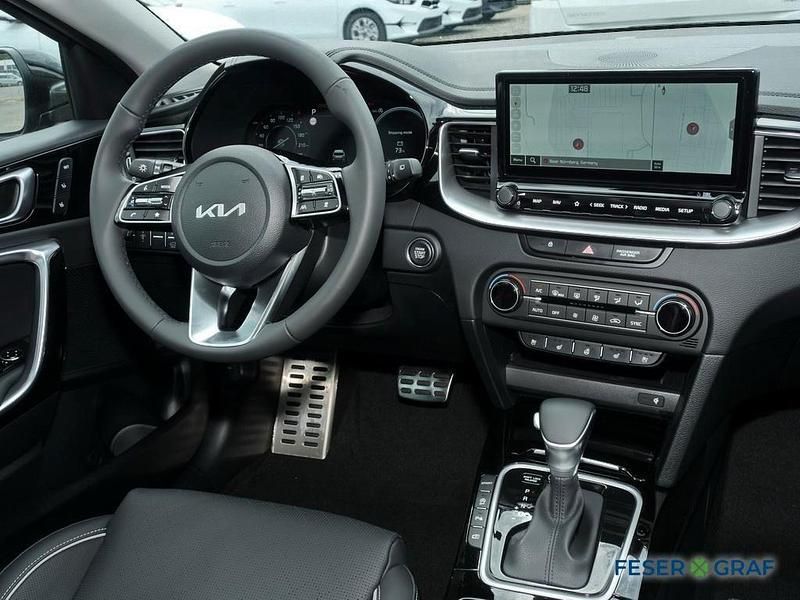Neu Kia XCeed Platinum 140 PS (102 kW) 2025 Zilinaschwarz SUV